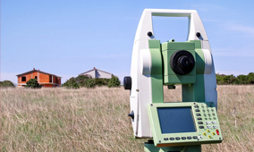 全站儀基礎操作指南：從設備架設到數據采集